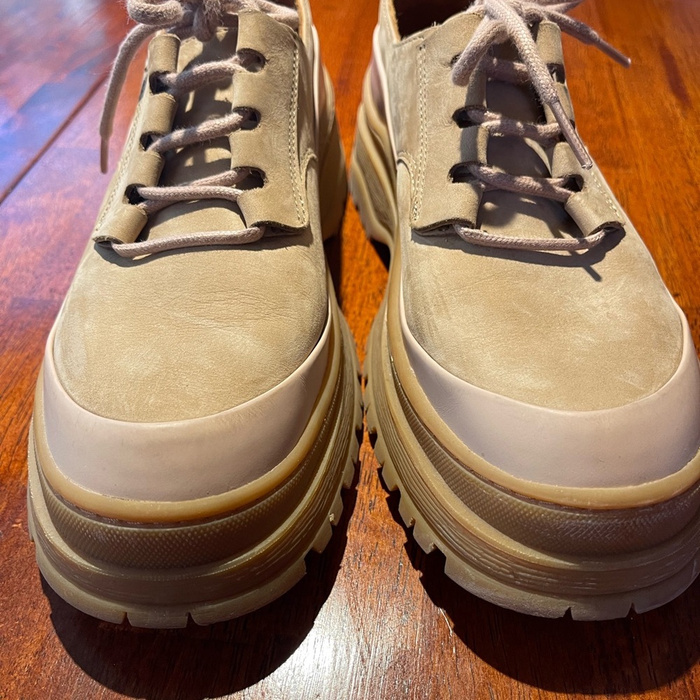 Rachel Comey ready for spring!!Women’s lovett shoe in Light Beige suede - Picture 2 of 7